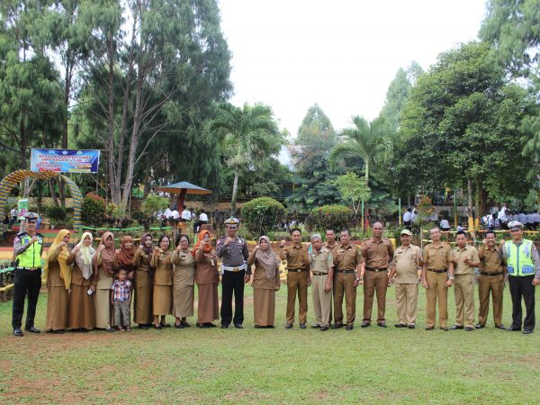 Polisi Sosialisasi Tertib Berlalu Lintas ke Sekolah SMPN 2 Malili