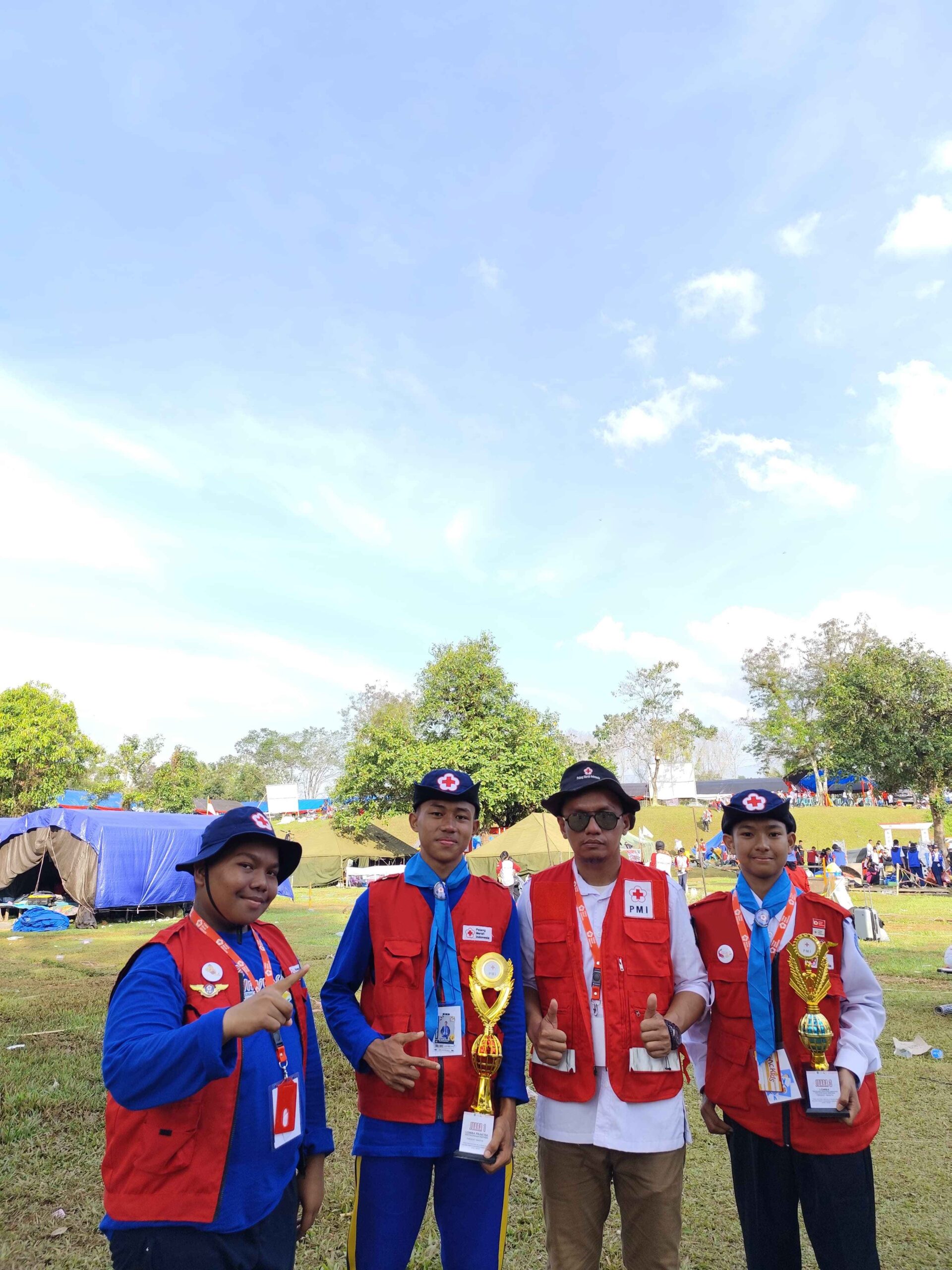 PMR Unit 004 UPT SMPN 2 Malili Raih Juara 1 Lomba Praktik Pertolongan Pertama pada Invitasi PMR se-Kabupaten Luwu Timur