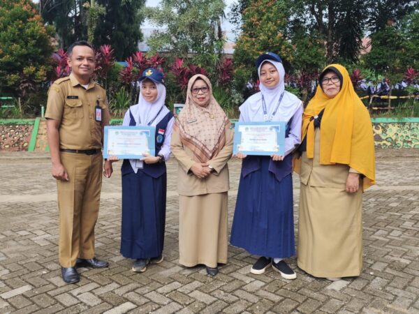 Prestasi Gemilang! Dua Pelajar UPT SMP Negeri 2 Malili Kuasai Peringkat 1 & 2 OSN-K Matematika Luwu Timur 2025