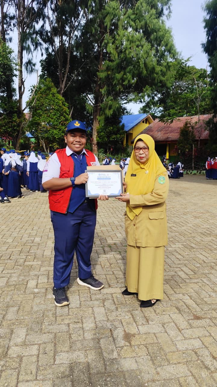 OSIS UPT SMPN 2 Malili Finalis OSIS ASRI Nasional, Piagam Diserahkan Langsung ke Kepala Sekolah OSIS UPT SMPN 2 Malili Finalis OSIS ASRI Nasional, Piagam Diserahkan Langsung ke Kepala Sekolah