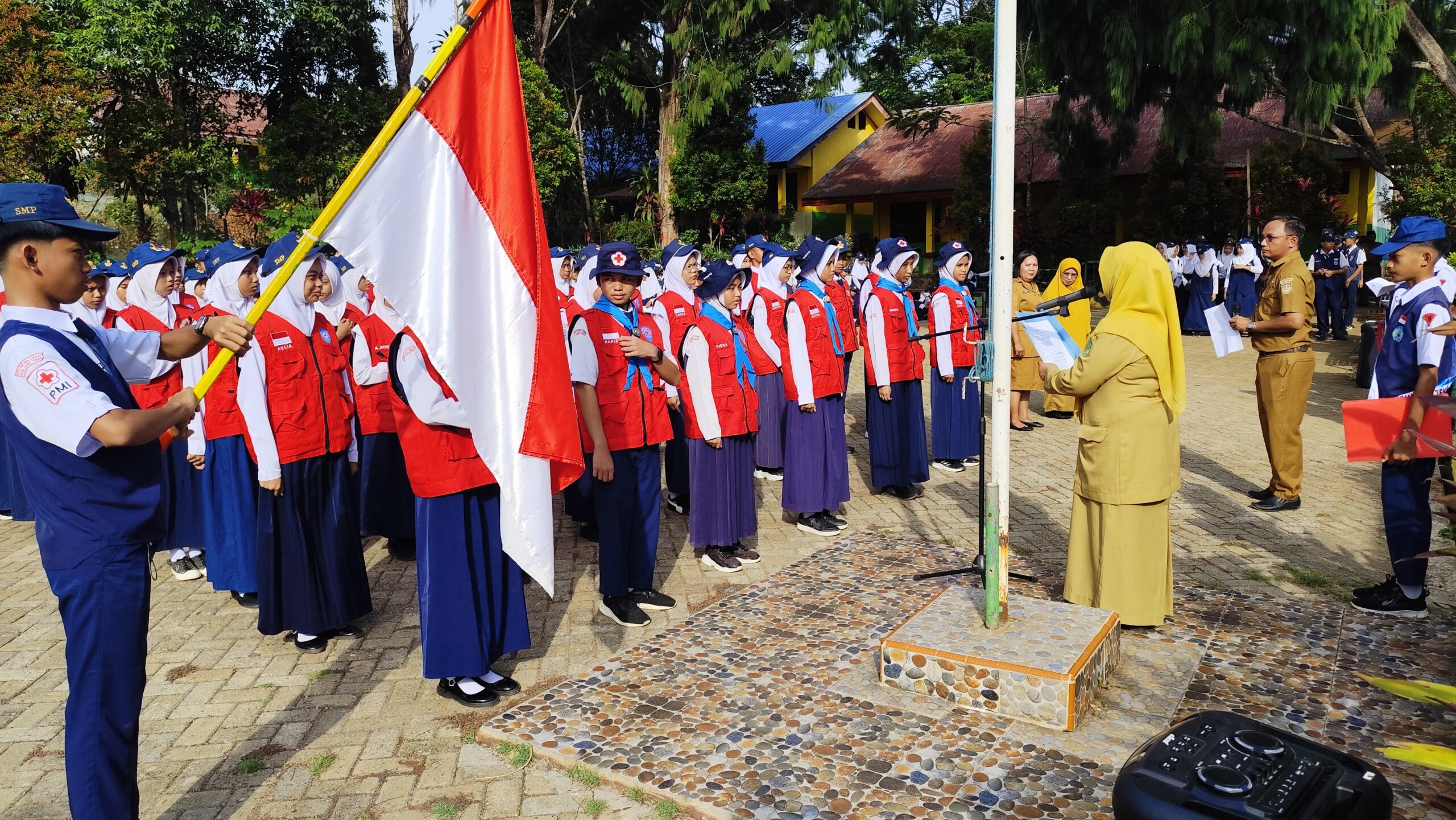 Kepala Sekolah Resmi Lantik Pengurus PMR Unit 004, Siap Berkiprah di Tahun 2026 Kepala Sekolah Resmi Lantik Pengurus PMR Unit 004, Siap Berkiprah di Tahun 2026