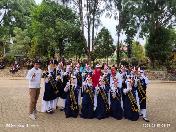 Prestasi Gemilang UPT SMPN 2 Malili: Putra Juara 1, Putri Juara 2 Gerak Jalan Indah
