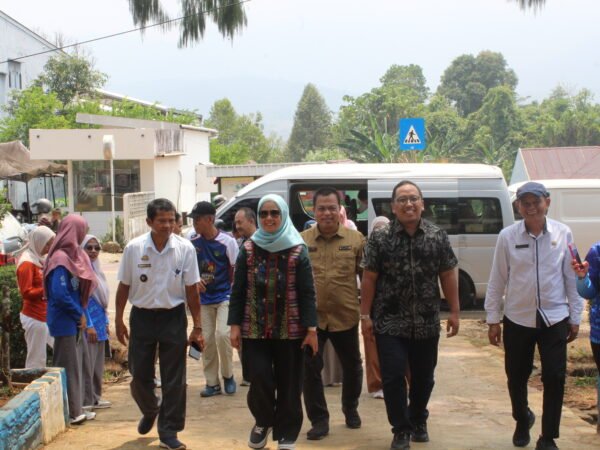 Tim Verifikasi STBM Pusat Kunjungi UPT SMP Negeri 2 Malili, Tinjau Kesiapan Sekolah Terapkan 5 Pilar STBM